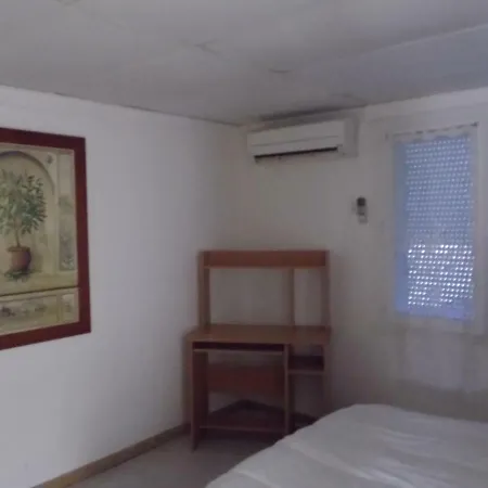 Des Garrigues ゲストハウス *