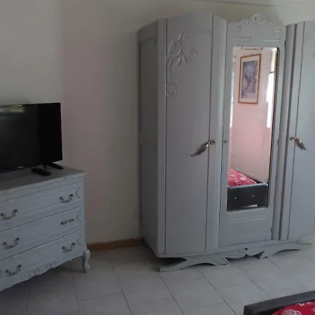 Konukevi Des Garrigues