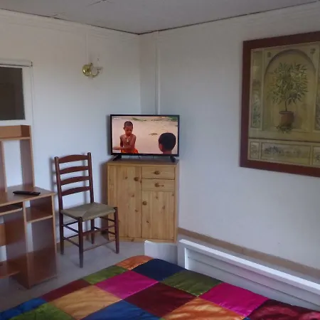 Des Garrigues Konukevi Caveirac